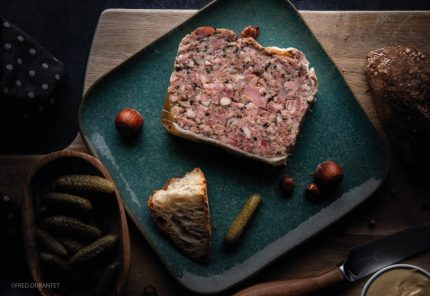 terrine de lapin aux deux moutardes et aux noisettes