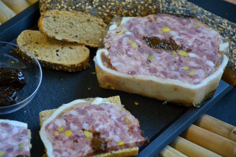 Terrine de chevreuil aux pruneaux Bobosse