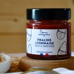 Pot de pâte à tartiner à la praline