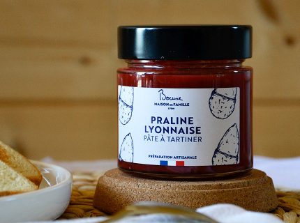 Pot de pâte à tartiner à la praline